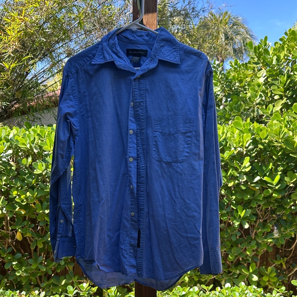 Banana Republic Casual Blue Button-Down Shirt